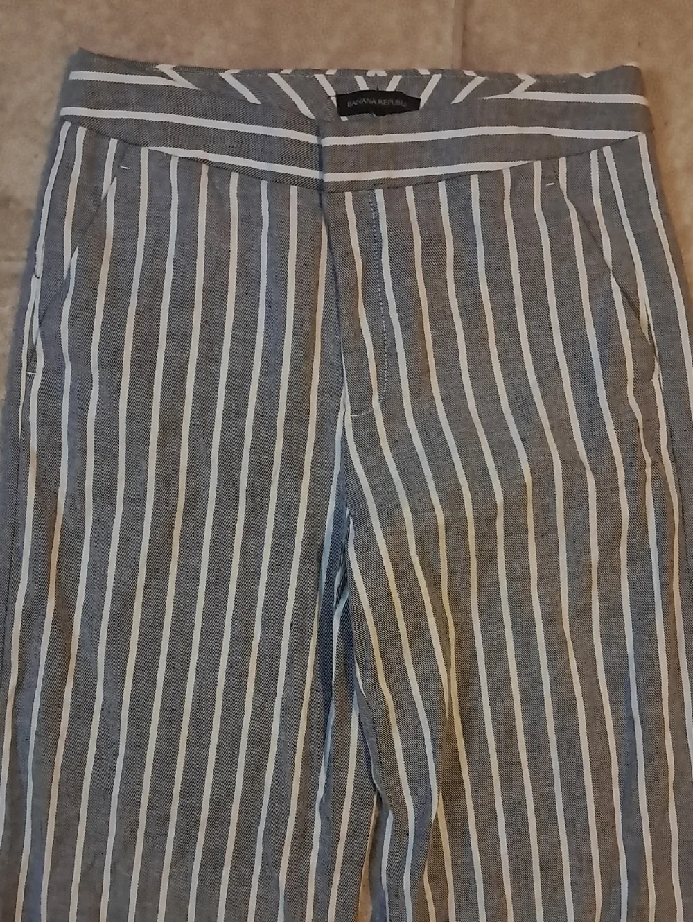 Banana Republic Navy and White Linen/Cotron Blend Striped Wide Leg Cropped Pants